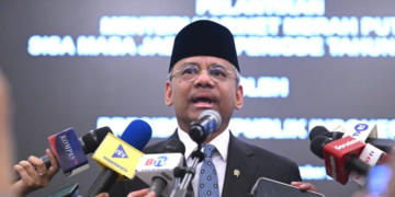 Suahasil Nazara memberikan keterangan seusai dilantik sebagai Menteri Keuangan di Jakarta, Senin, 14 September 2026. Foto: BPMI Setpres/Kris