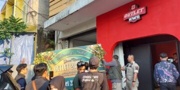 Outlet miras tanpa izin yang berada di Jalan Kacapiring, Gebang Tengah, Kecamatan Patrang, Jember