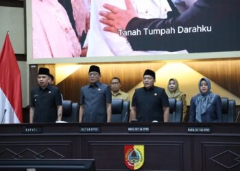 Bupati Jember, Muhammad Fawait saat rapat paripurna bersama DPRD Jember