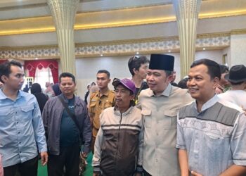 Bupati Jember, Muhamamd Fawait usai berdialog bersama pedagang Pasar Tanjung di Pendopo Wahyawibawagraha
