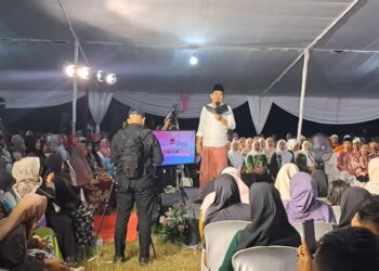 Bupati Jember, Muhammad Fawait saat Apel Sholawat Kebangsaan di Kecamatan Mayang