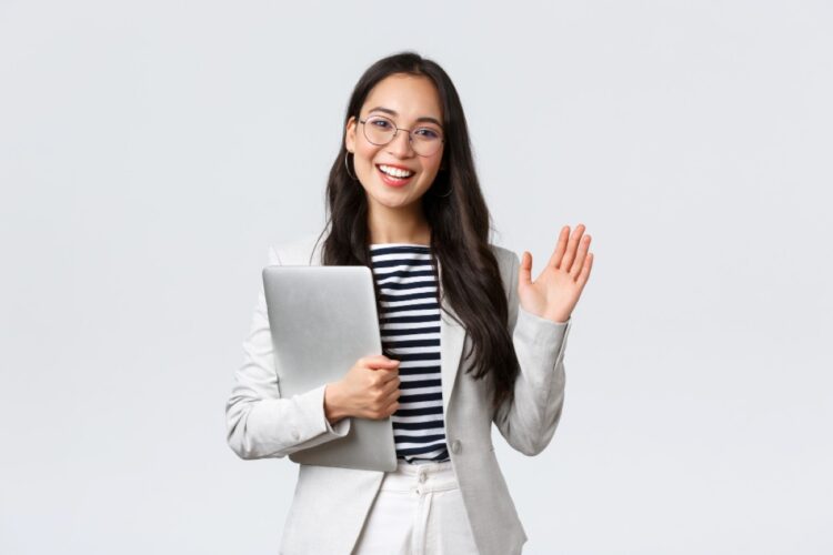 Perempuan mengalami impostor syndrome dan keraguan diri dalam karier