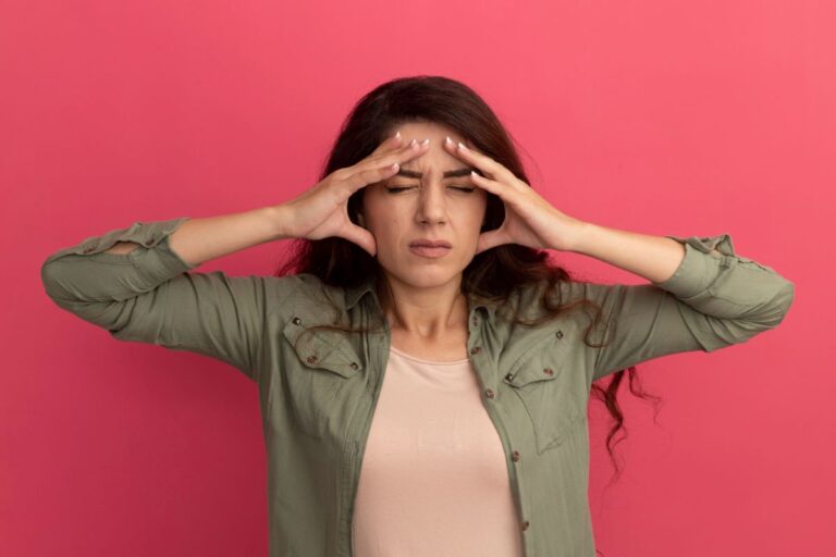 Migrain pada perempuan dan kaitannya dengan perubahan hormon estrogen