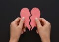 Broken heart syndrome atau takotsubo syndrome akibat stres emosional berat