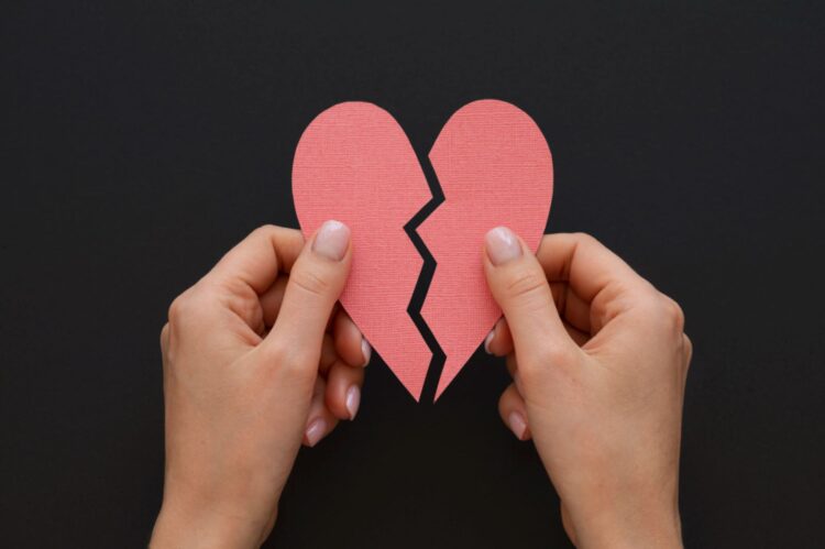 Broken heart syndrome atau takotsubo syndrome akibat stres emosional berat
