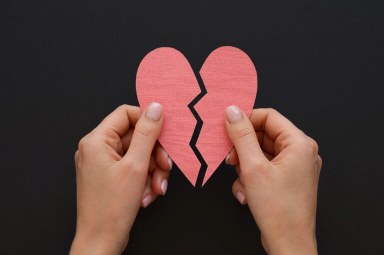 Broken heart syndrome atau takotsubo syndrome akibat stres emosional berat