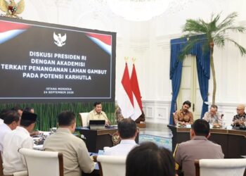 Presiden Prabowo bersama sejumlah akademisi mengenai pengelolaan lahan gambut dan potensi kebakaran yang digelar di Istana Merdeka, Jakarta, pada Kamis, 24 September 2026. Foto: BPMI Setpres/Laily Rachev
