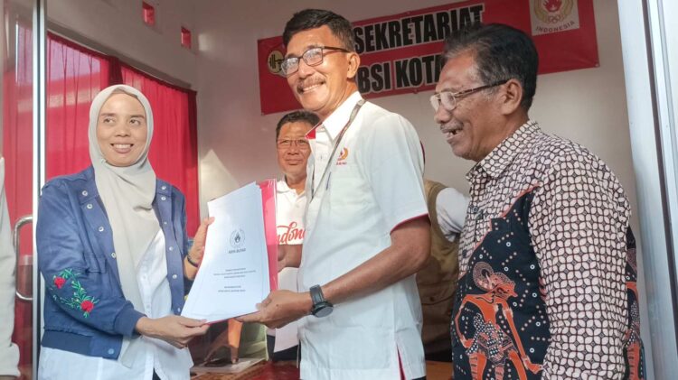 Ratih Dewi Indarti mendaftar bakal calon Ketua Umum KONI Kota Blitar 2026-2031