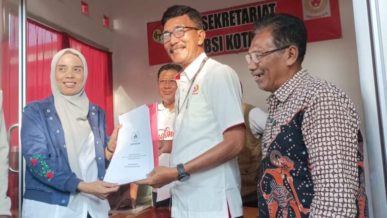 Ratih Dewi Indarti mendaftar bakal calon Ketua Umum KONI Kota Blitar 2026-2031