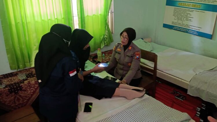 Ratusan siswa SMKN 1 Boyolangu diduga keracunan usai santap MBG