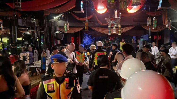 Imigrasi Ngurah Rai mengamankan empat WNA dalam razia di Canggu Bali