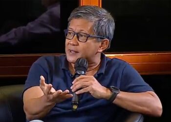 Rocky Gerung dalam sebuah diskusi. Foto: tangkapan layar