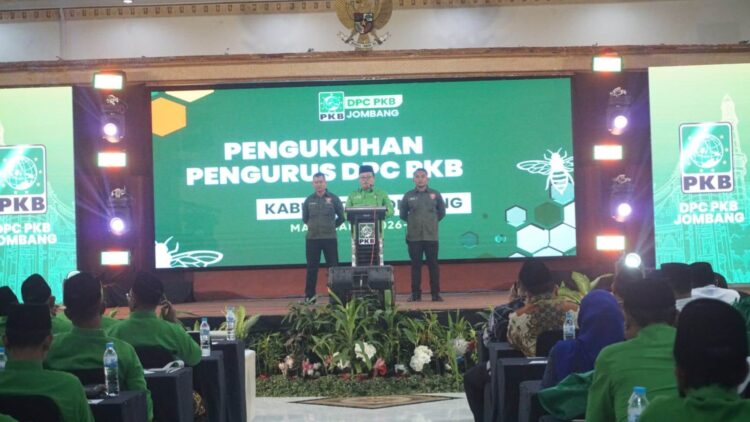 Anas Burhani dalam pengukuhan pengurus DPC PKB Jombang periode 2026–2031