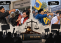 Ilustrasi aksi penyiraman air terhadap pejabat dalam demonstrasi dan persoalan batas hukum kebebasan menyampaikan pendapat. Foto: Bacaini/AI