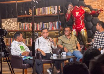 Bupati Jember, Muhammad Fawait saat hadir dalam podcast Total Politik bertajuk Indonesia Future Leader #2: Refleksi Dua Tahun Pemerintahan Prabowo di Studio Total Politik, Jakarta