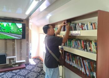 Suasana Rail Library yang di hadirkan KAI Daop 9 di Stasiun Sempolan