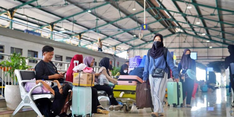 Aturan power bank KAI Daop 7 Madiun maksimal 100 Wh dan dilarang recharge di kereta