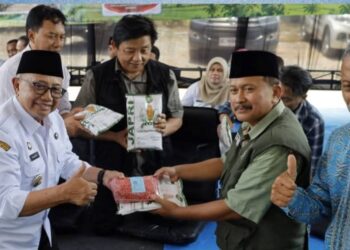 Penyerahan bantuan alsintan untuk petani Kabupaten Blitar