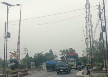 Palang pintu perlintasan kereta api untuk keselamatan pengguna jalan di wilayah Daop 7 Madiun