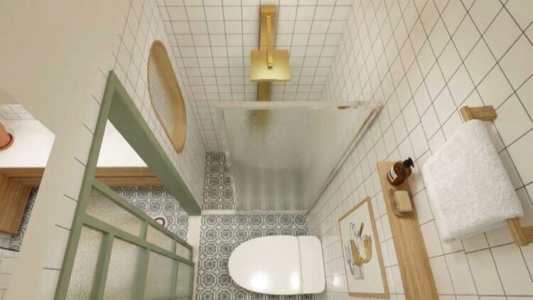 Dekorasi kamar mandi sempit dengan cermin besar, rak vertikal, dan pencahayaan LED