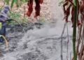 Limbah blothong panas diduga dari PT RMI mencelakai dua petani di Blitar