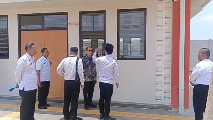 Radian Syam dari Ombudsman RI meninjau Sekolah Rakyat Trenggalek