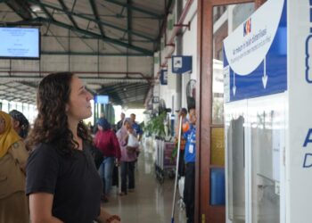 WNA naik kereta api di wilayah Daop 7 Madiun